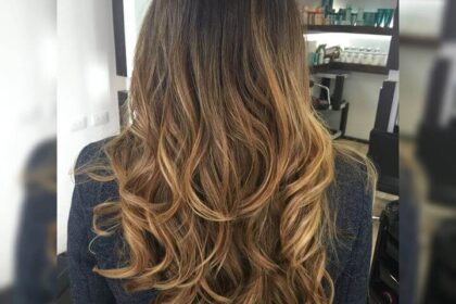 37343303_2323935890968701_793449595383316480_o.jpg HOT HAIR TREND: #FLAMBOYAGE A fresh new take on summer color popped up on…