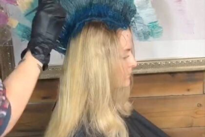 27415520_614137698930453_738276535693213696_n.jpg THIS COLORIST IS GOING VERTICAL??? In a video that colorist Caitlin Ford posted, at…